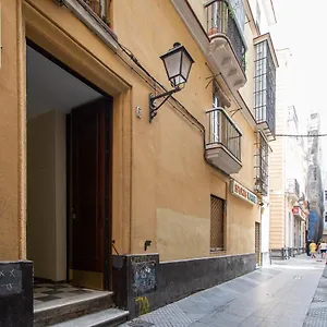 https://sagasta-1750-apartment-cadiz-city-center.hotelsincadiz.net